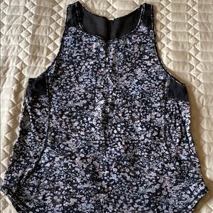 Lululemon athletica Black and Mauve Sleeveless Flowy Sculpt Tank Top size 2